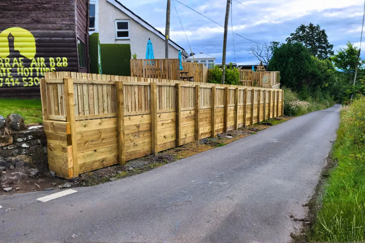 Heavy-duty retaining timber fence